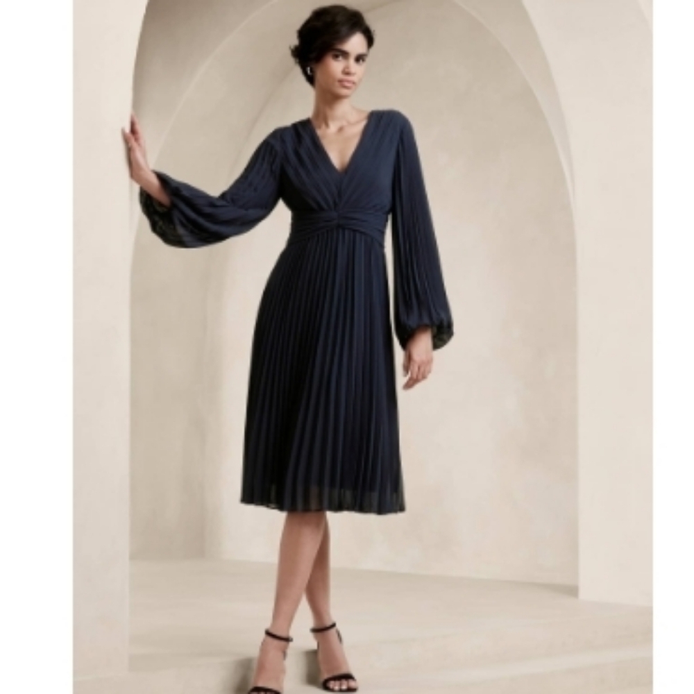 Banana Republic Blue Chiffon Pleated Midi Dress Nwt Size 4